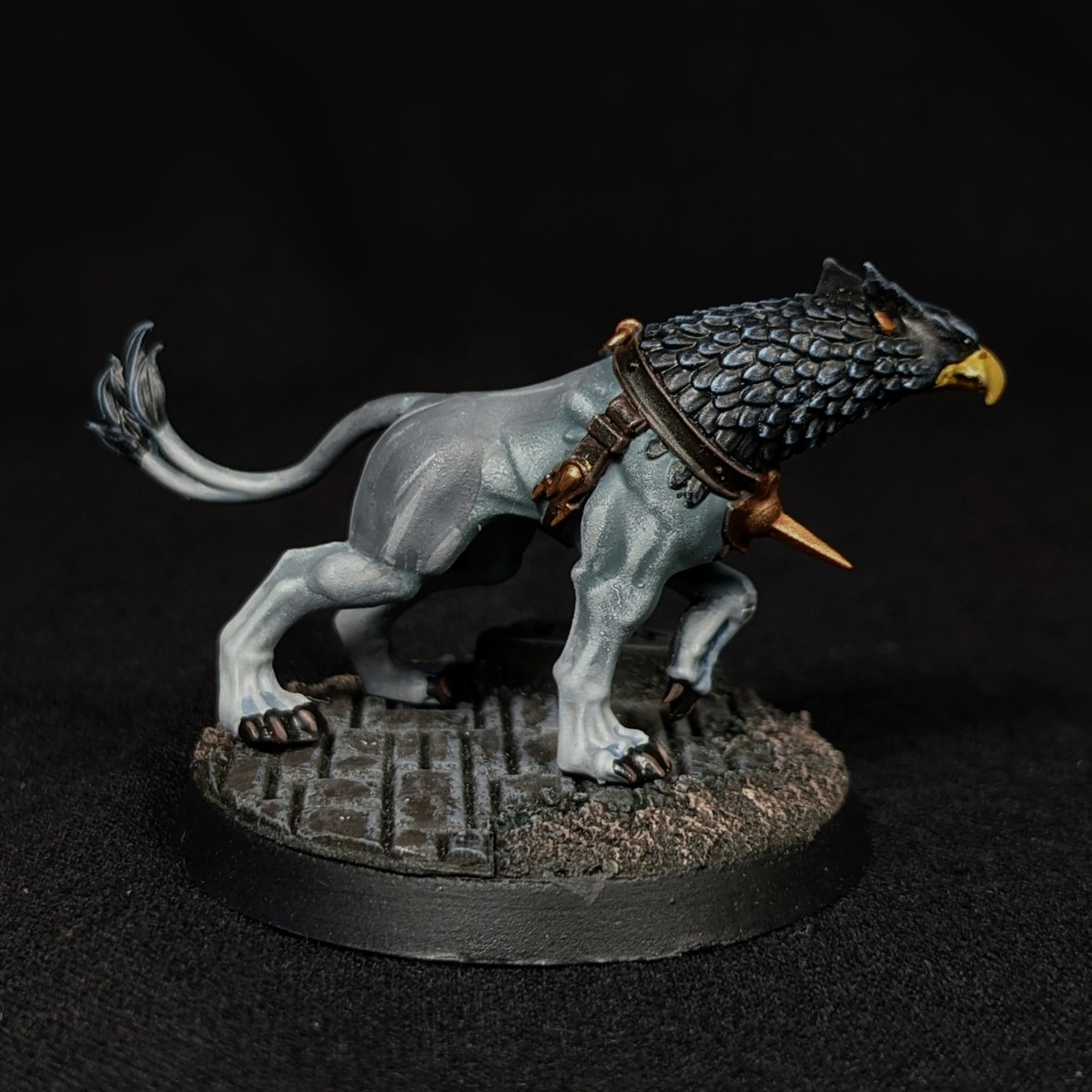 Gryph-hound (Dark Grey)