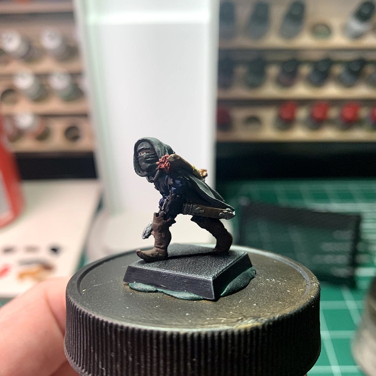 Games Workshop Ranger crouching with sword